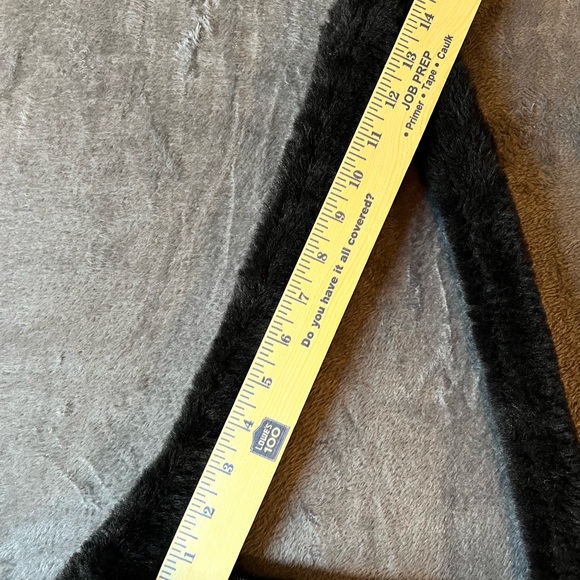 Yin Yang Faux Fur Shoulder Bag - Picture 3 of 7